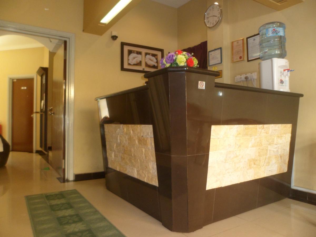 Perdana Hotel Labuan Exterior photo